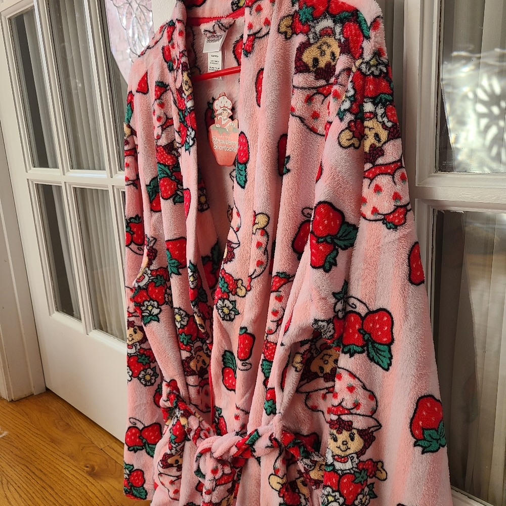 Strawberry Shortcake Robe 🍓 - Picture 2 of 2